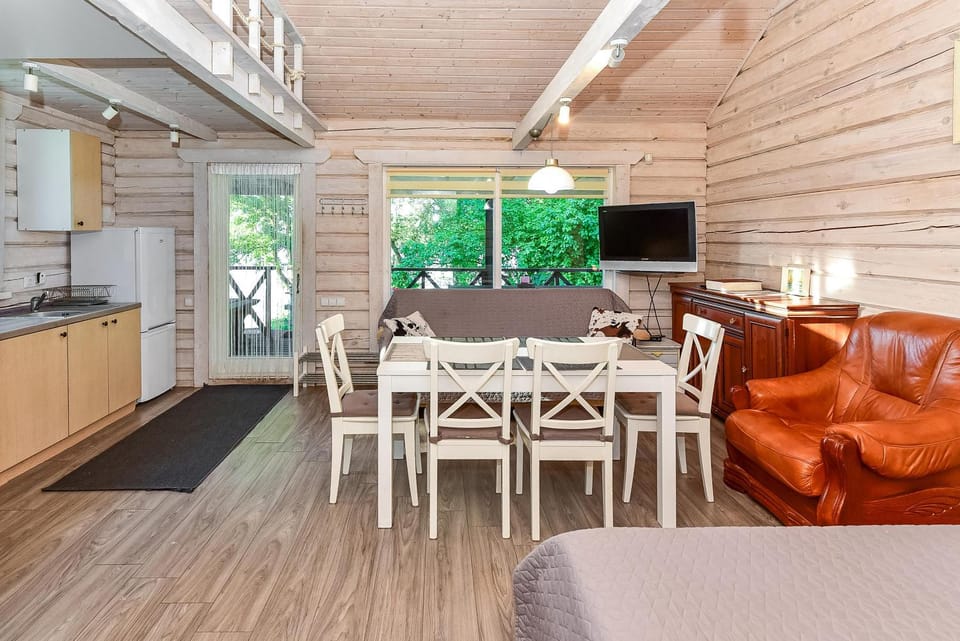 TV and multimedia, Living room, Dining area