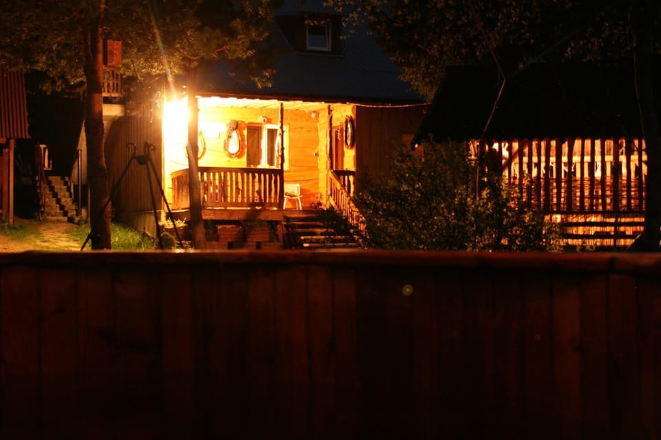 Night, Seating area