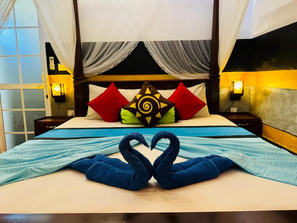 Bed, Bedroom, towels