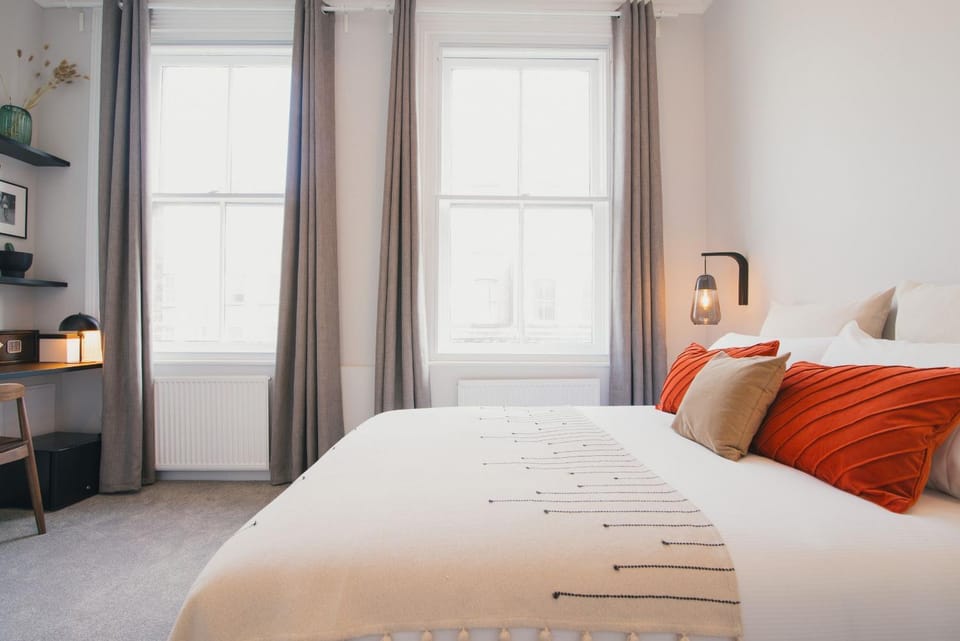 Bed, Photo of the whole room
