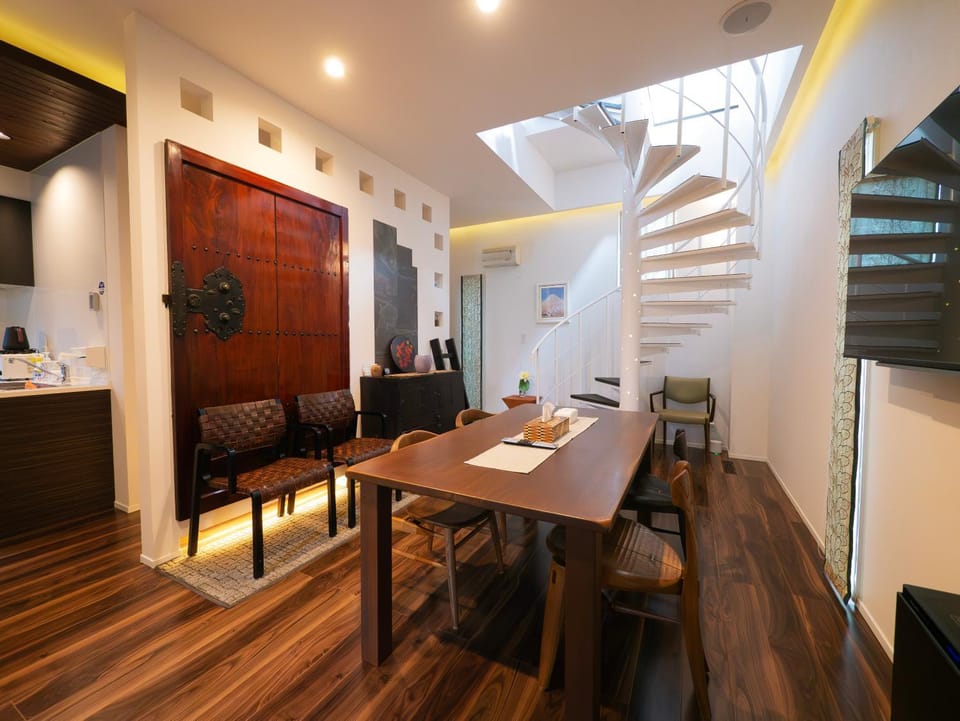 Living room, Dining area, hair dresser