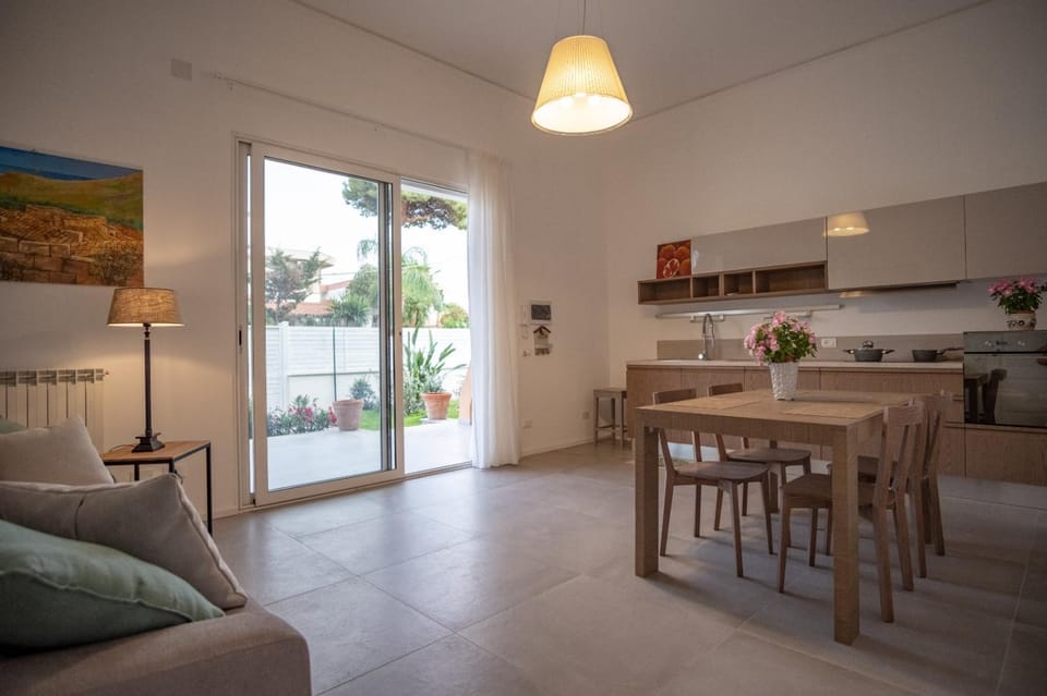 Mondello Felix - appartamenti in villa a 600m dal mare House in Palermo
