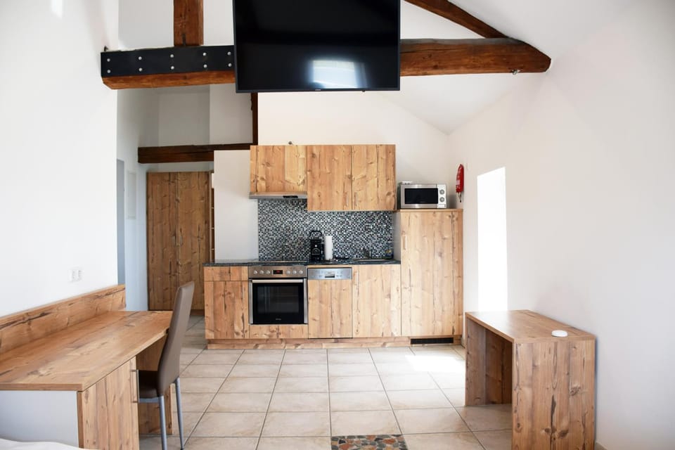 TV and multimedia, Kitchen or kitchenette, Seating area, Dining area
