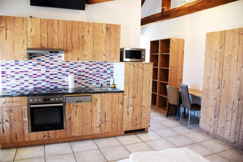 Kitchen or kitchenette, Photo of the whole room, Seating area