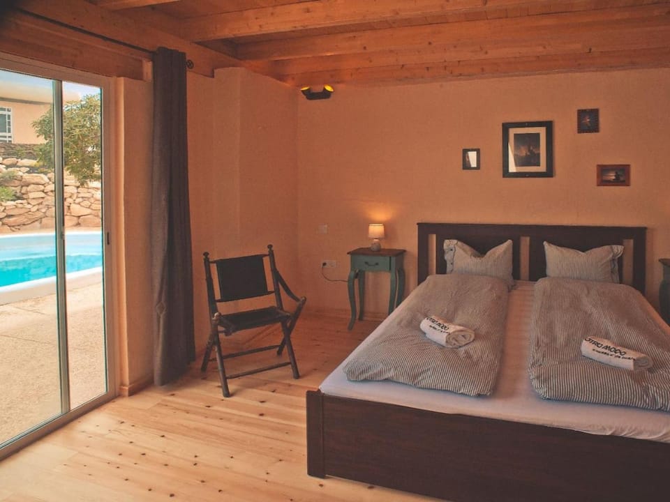 Patio, Patio, Bed, Garden, Garden, Balcony/Terrace, Balcony/Terrace, Photo of the whole room, Seating area, Bedroom, Garden view, Pool view, Swimming pool, Swimming pool
