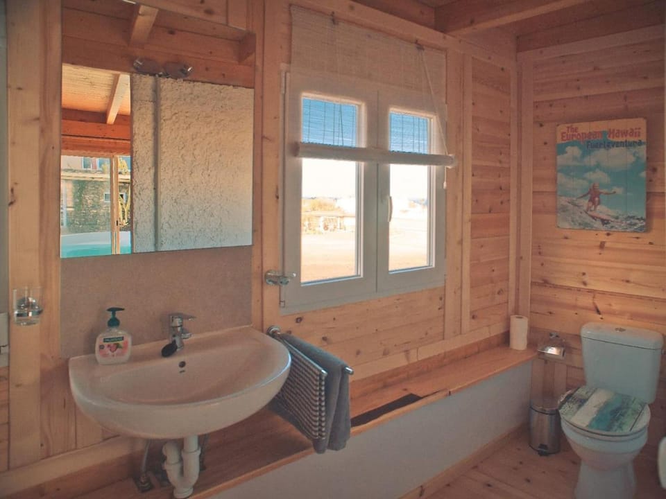 Shower, Toilet, Bathroom, Pool view, Sea view, Swimming pool