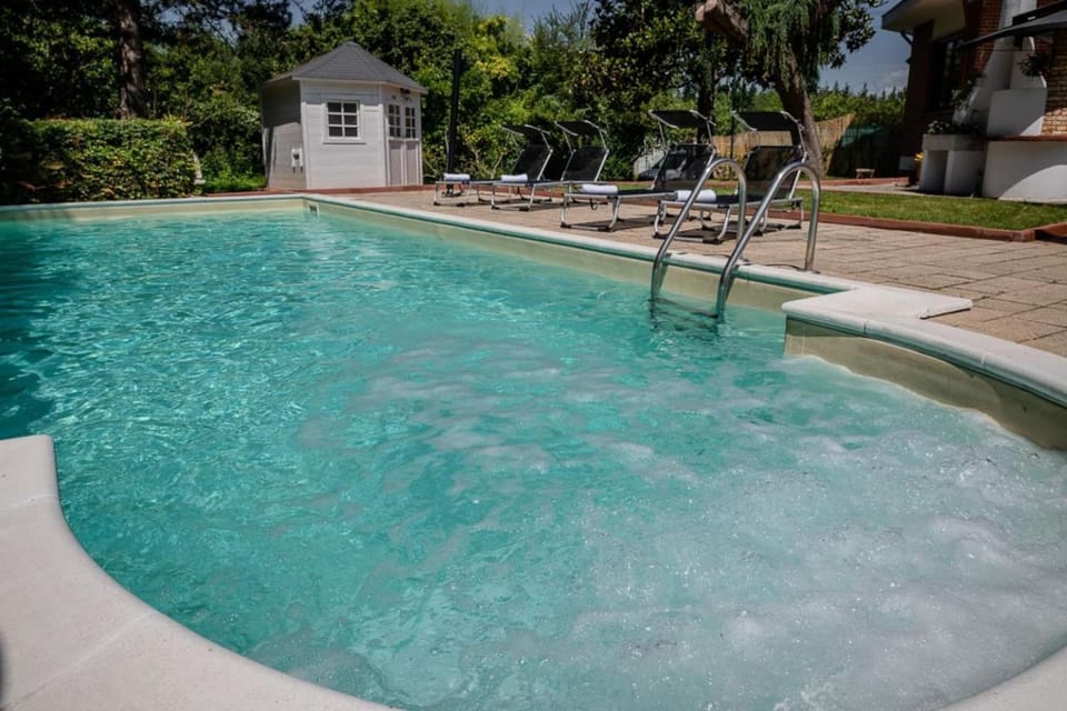 Swimming pool, Swimming pool