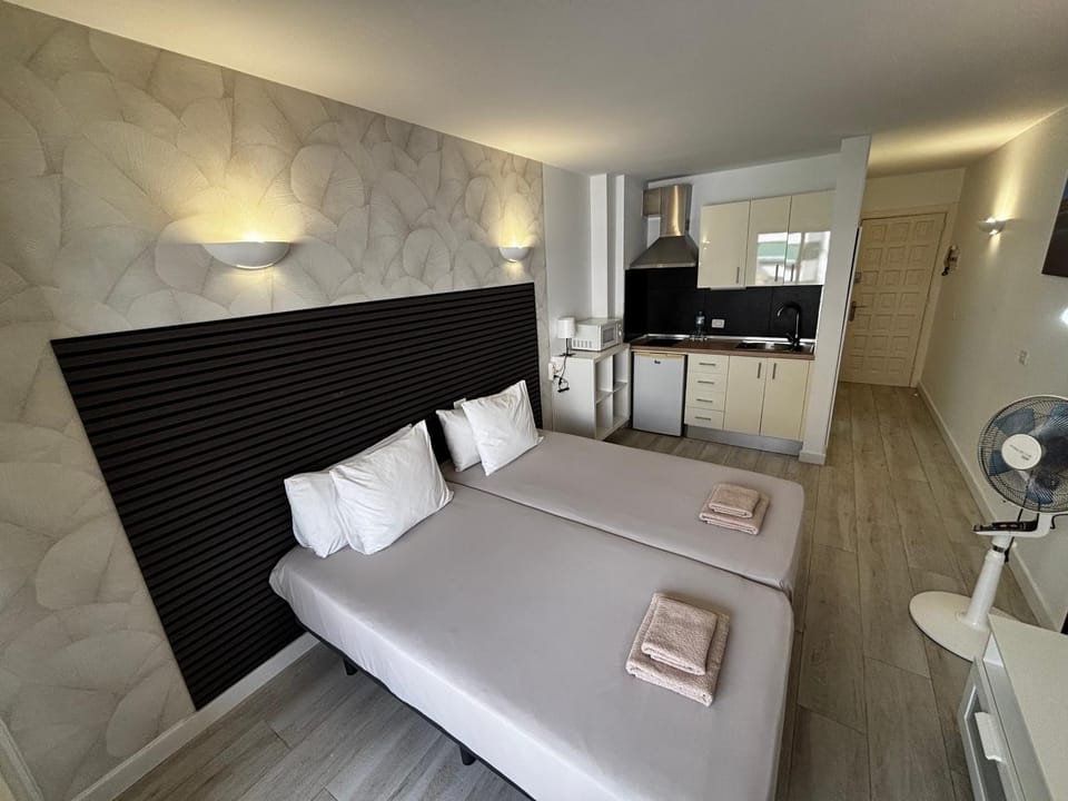 Cozy Studio in Los Cristianos Beach FREE WIFI Apartment in Los Cristianos
