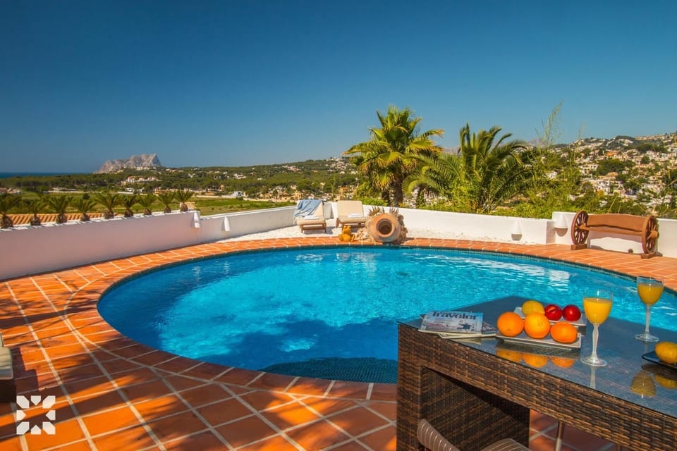 Patio, Day, Natural landscape, View (from property/room), Balcony/Terrace, Mountain view, Pool view, Swimming pool, sunbed