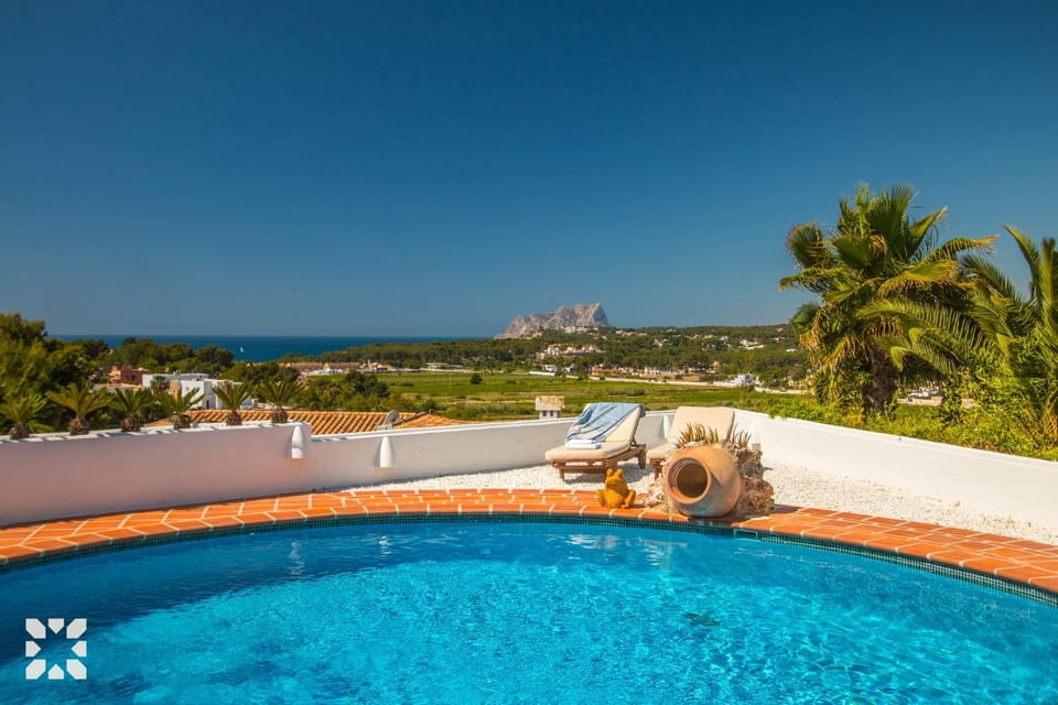 Day, Natural landscape, Mountain view, Pool view, Sea view, Swimming pool, sunbed