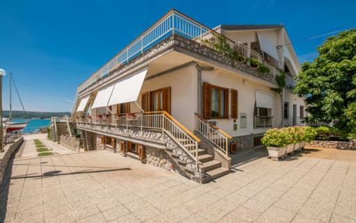 Apartment Anima Klimno Apartment in Primorje-Gorski Kotar County