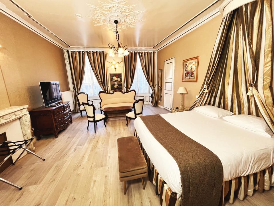 Hotel De La Poste Hotel in Langres