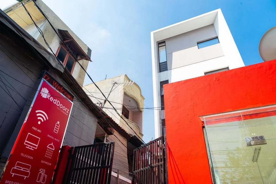 Facade/entrance