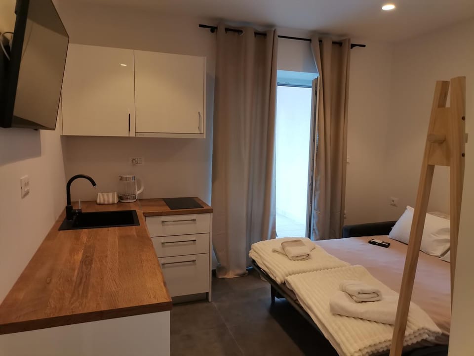 Mia & Ante Apartman Apartment in Tučepi