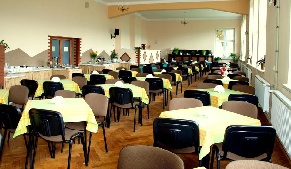 Restaurant/places to eat, Other, Dining area, Windsurfing, Guests, Meals, Dinner