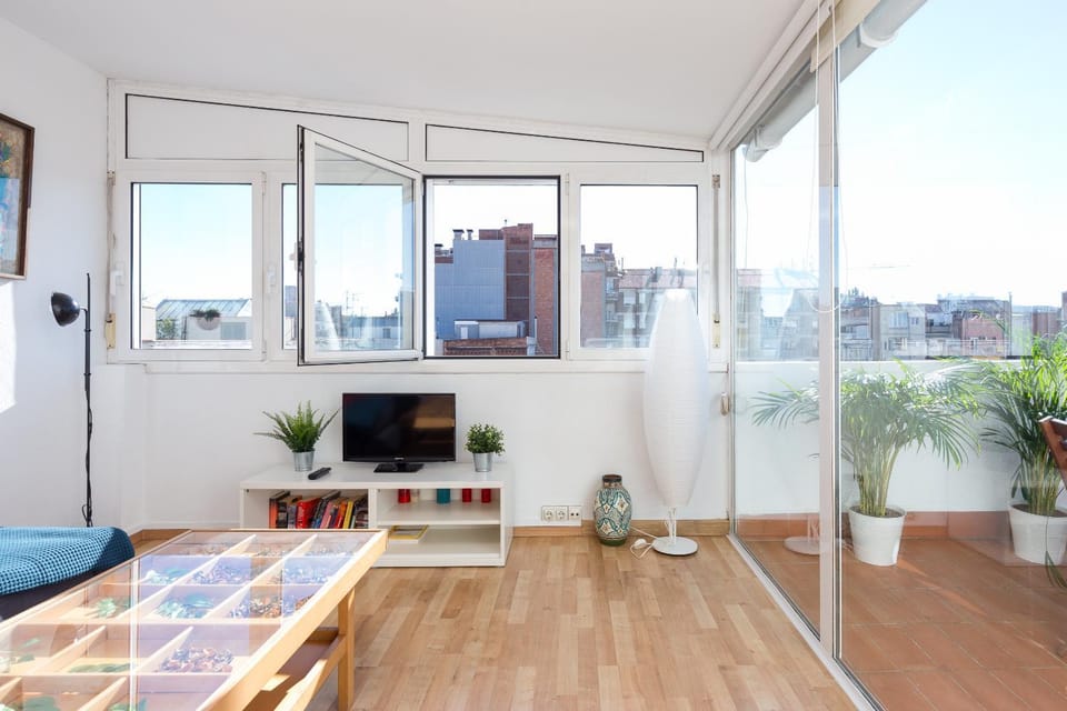 TV and multimedia, Living room, Seating area, Street view