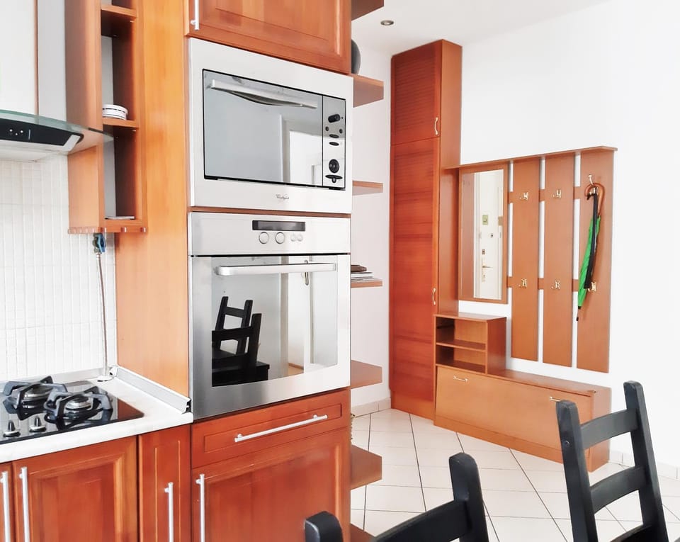 Kitchen or kitchenette, Dining area, Communal kitchen