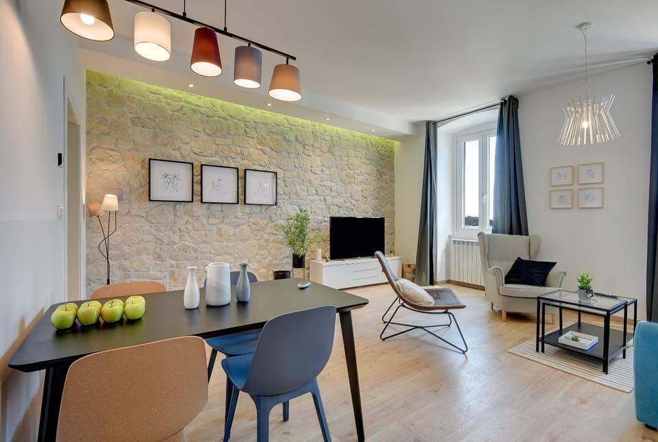 Living room, Seating area, Dining area