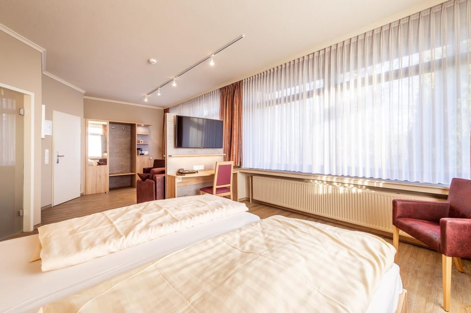 Photo of the whole room, Bedroom