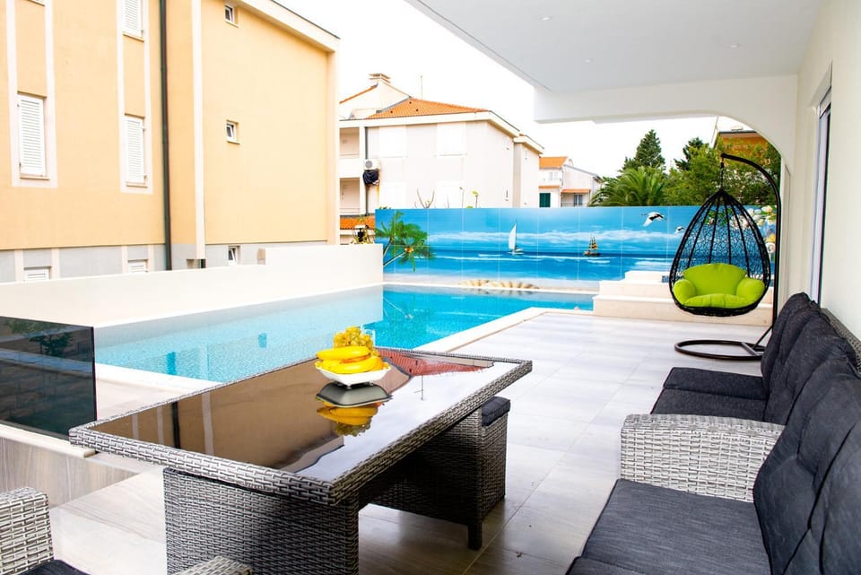 Day, Seating area, Pool view, Swimming pool