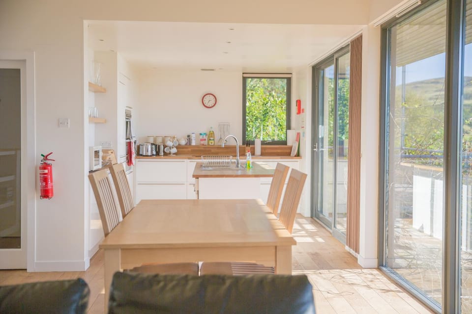 Coffee/tea facilities, Kitchen or kitchenette, Dining area