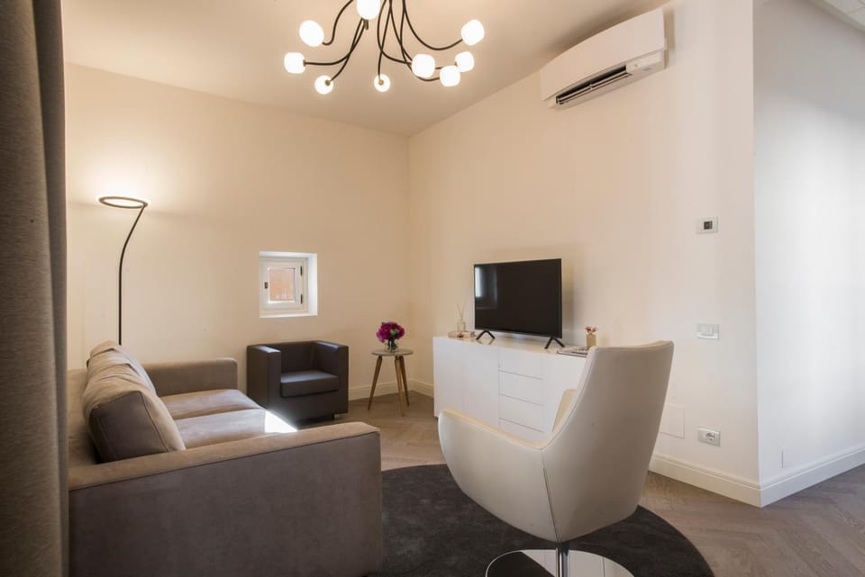 Apartments Florence - Duomo Contemporary Apartment in Florence