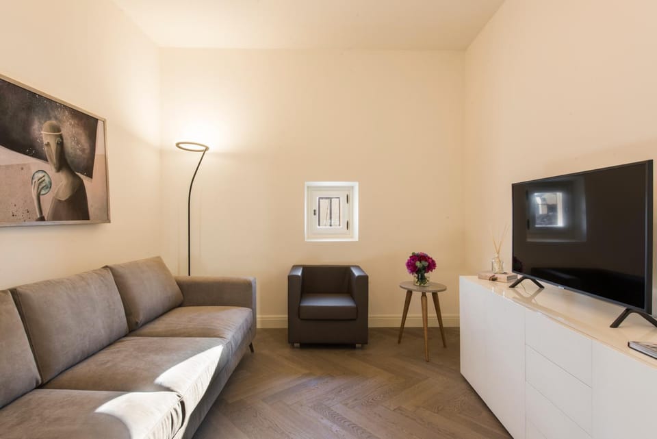 Apartments Florence - Duomo Contemporary Apartment in Florence