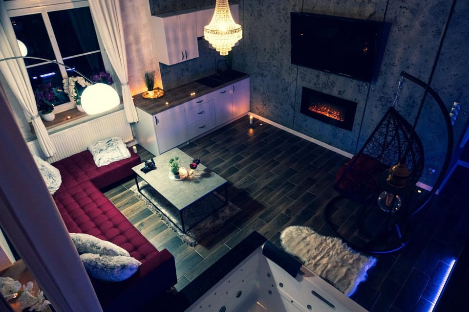 TV and multimedia, Living room, Seating area, flat iron