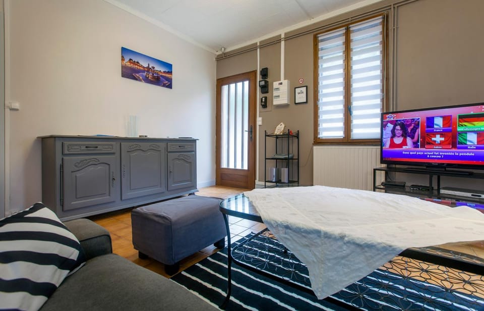 Communal lounge/ TV room