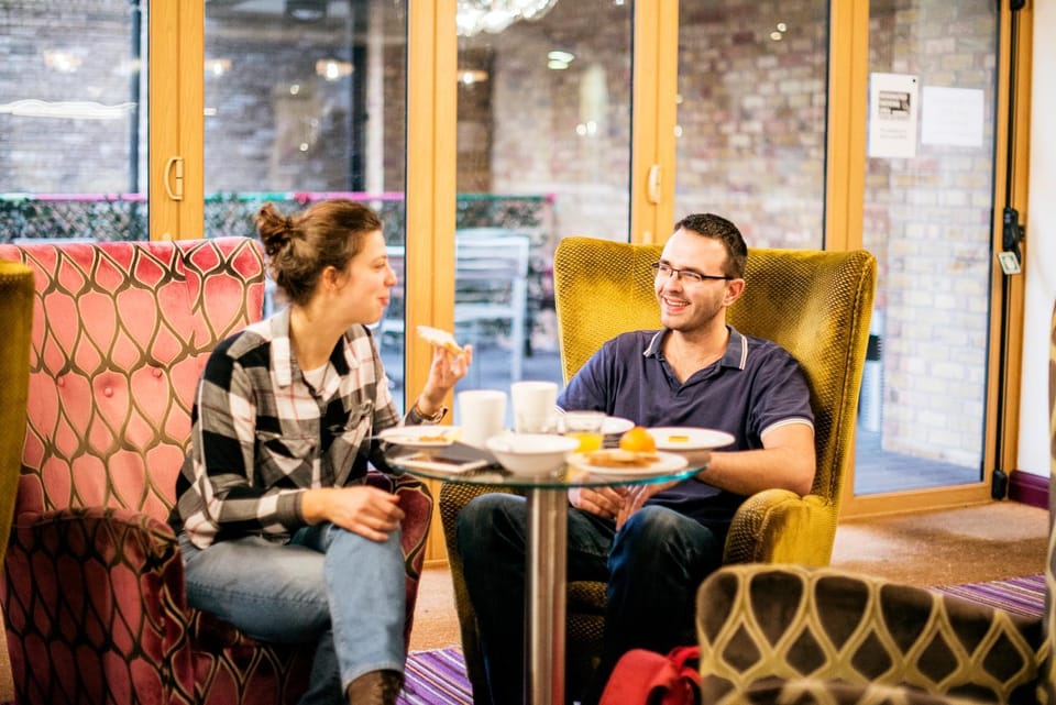 Communal lounge/ TV room, People, Lounge or bar