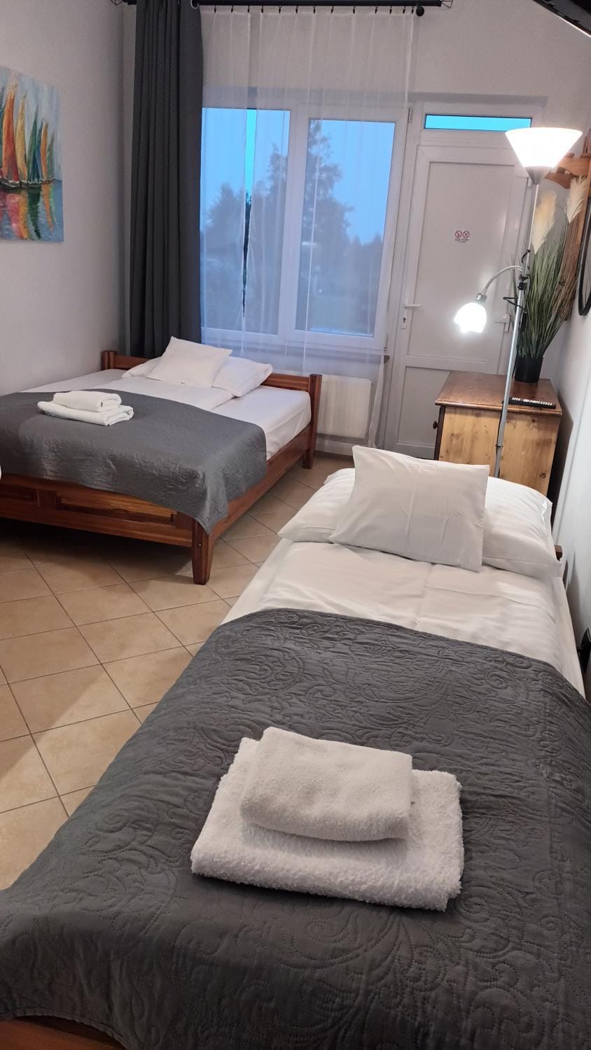 Bed, Other, Photo of the whole room, Decorative detail, Bedroom, towels