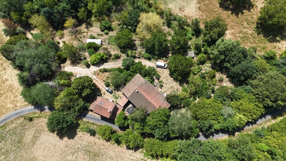 Chez Tival maison atypique de 1850 Country House in Auvergne-Rhône-Alpes