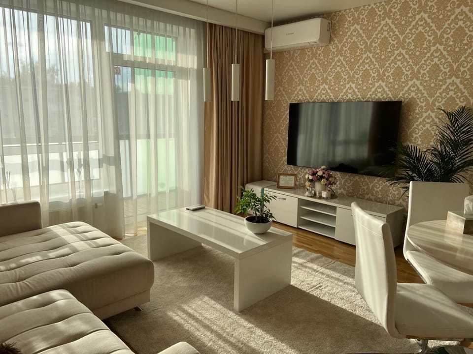 TV and multimedia, Living room, air conditioner