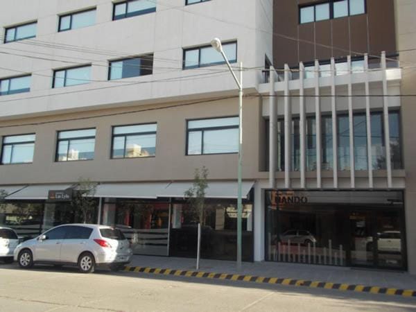 Facade/entrance, Location