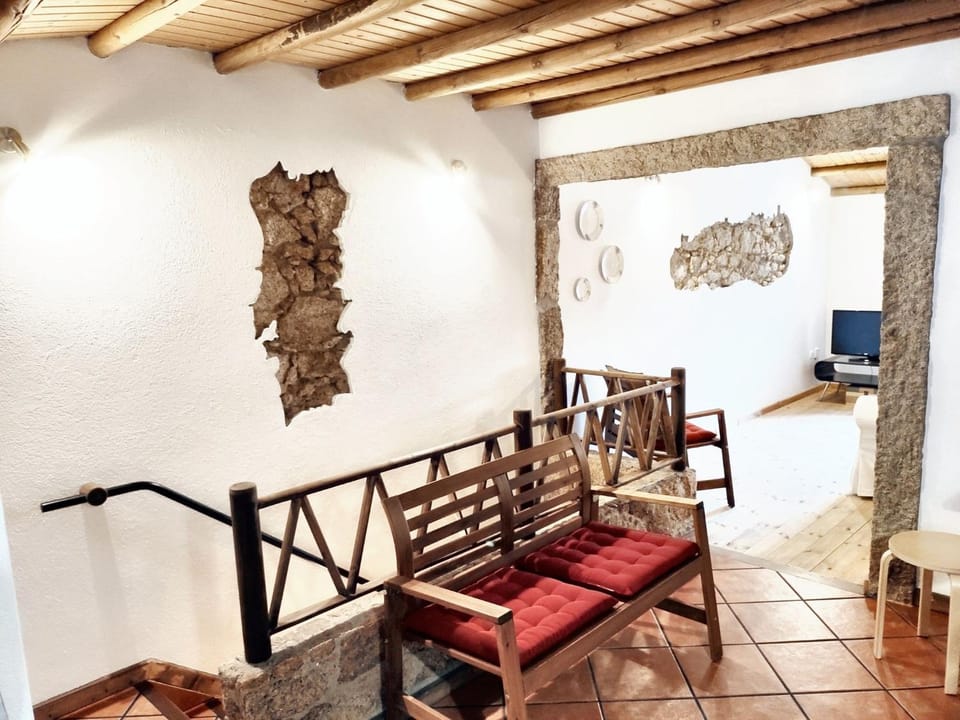 Charming House in Beirã with Garden House in Extremadura, Spain