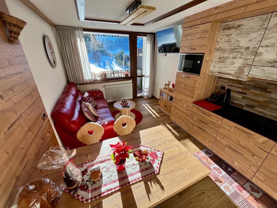 Communal lounge/ TV room, TV and multimedia, Kitchen or kitchenette, Living room, Dining area