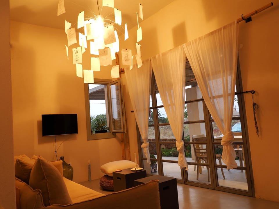 Living room, Internal: Not applicable to any particular room