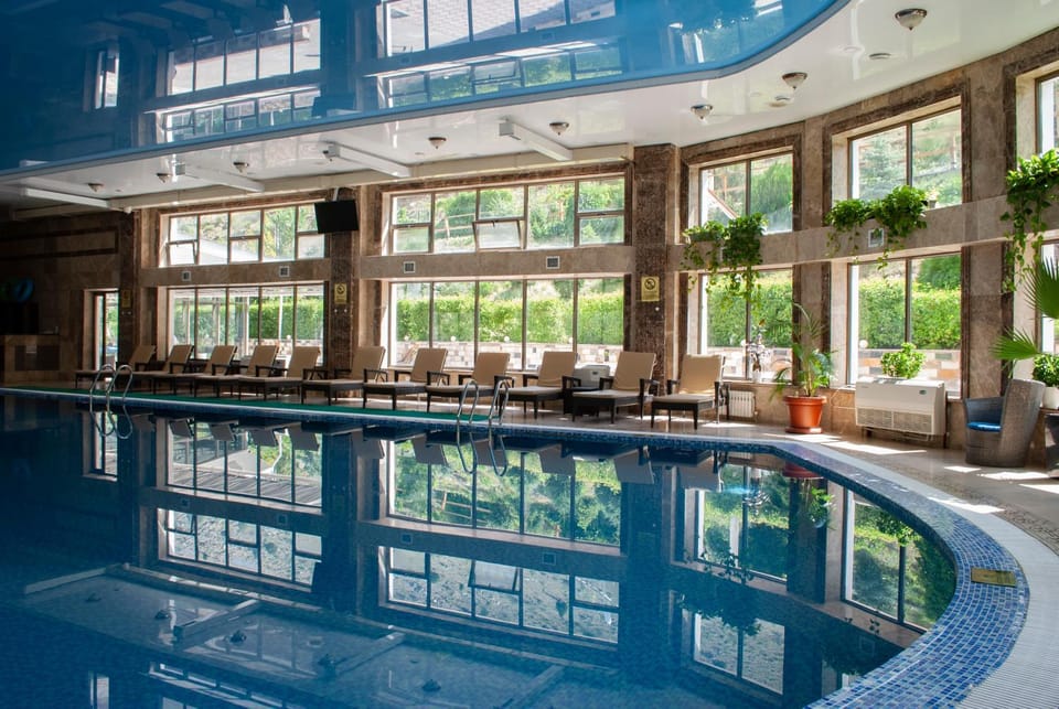 Swimming pool, Swimming pool