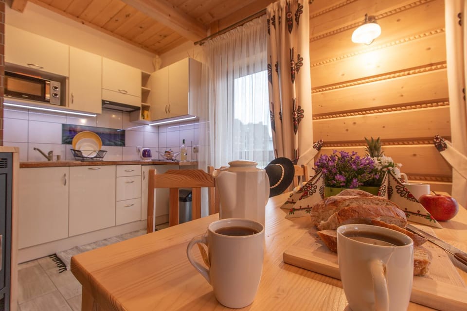 Coffee/tea facilities, Dining area