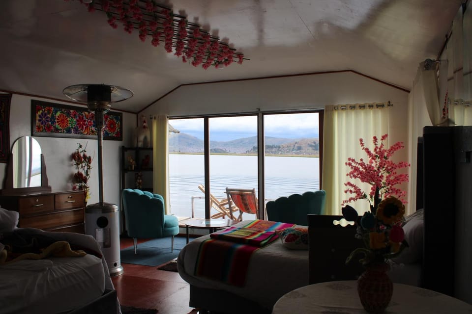 Restaurant/places to eat, Lake view, Lake view, Breakfast, Location, furniture