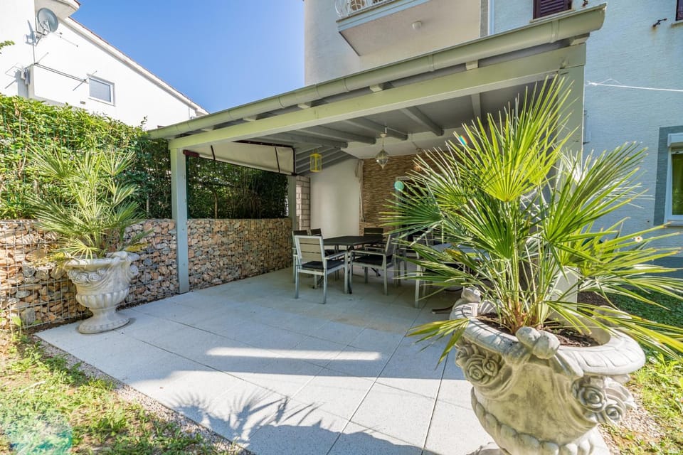 Patio, Garden, Seating area