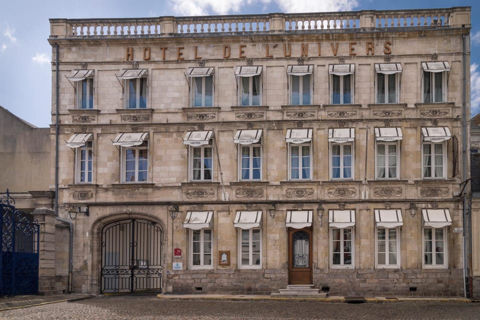 Property building, Facade/entrance