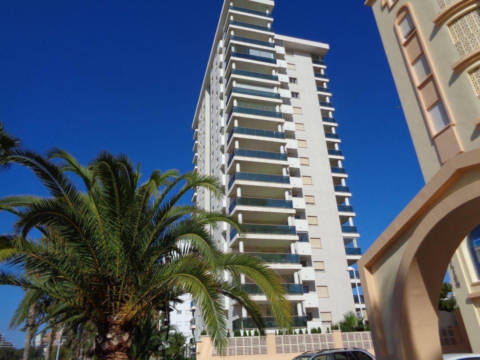 Facade/entrance, Off site