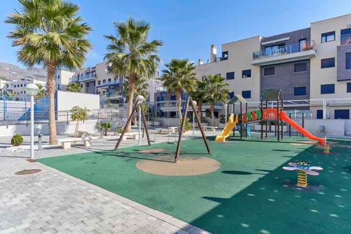 Ático 90m de terraza, jacuzzi privado y cargador de coche eléctrico en Cabria, Almuñecar Apartment in Almuñécar