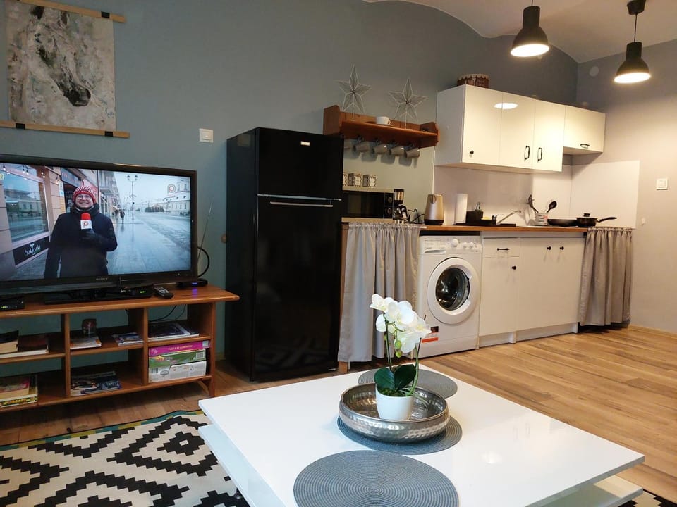 Kitchen or kitchenette, Living room