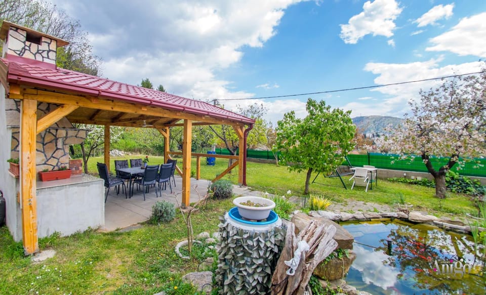 Garden, Garden view, Mountain view