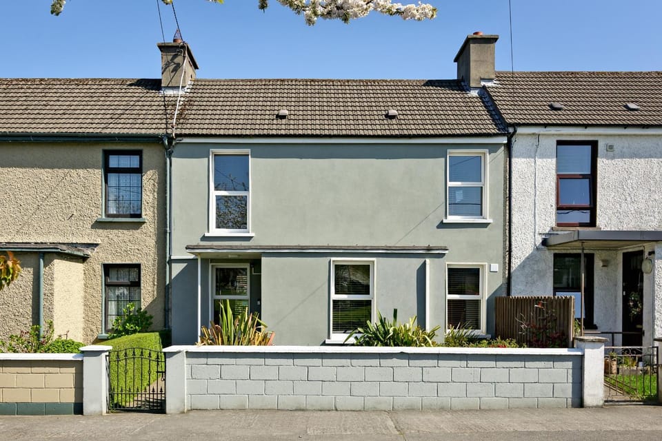 Property building, Facade/entrance, Off site