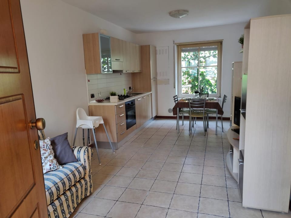Garden, Kitchen or kitchenette, Living room, Dining area