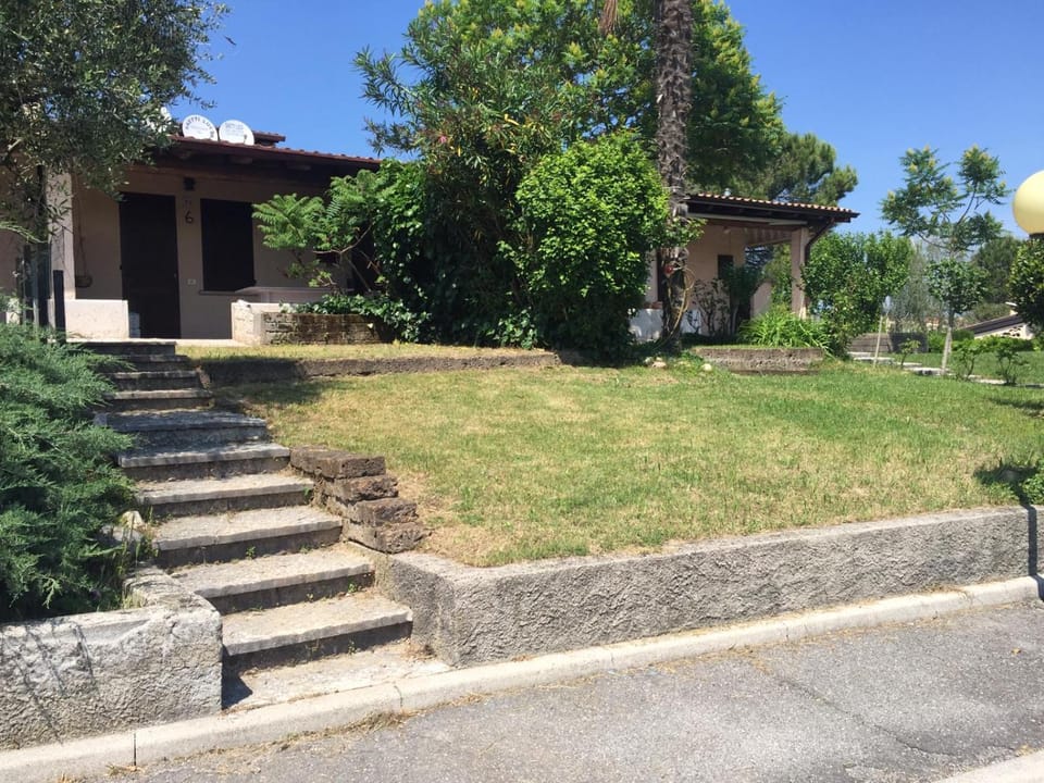 Facade/entrance, Garden
