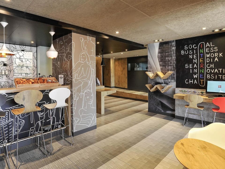 Lounge or bar